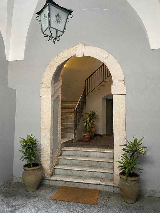 Superior Holiday House Катания Экстерьер фото